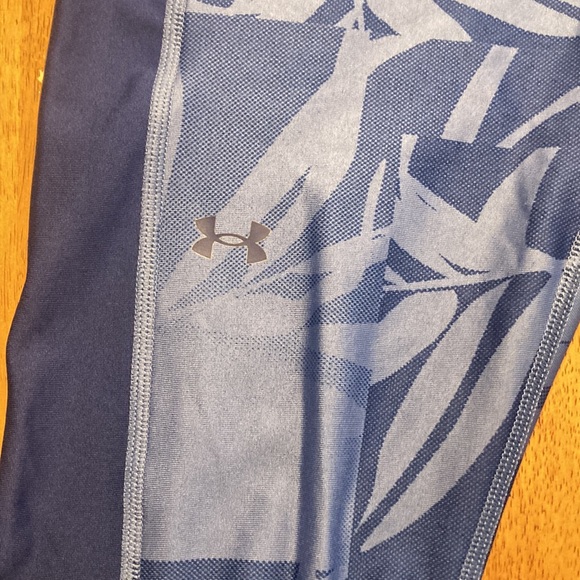 Under Armour blue workout leggings. 1X. Side pocket - Picture 2 of 5